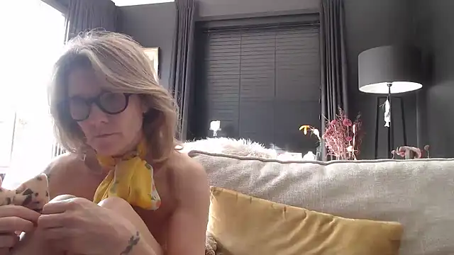 godinflower online show from April 5, 3:22 pm