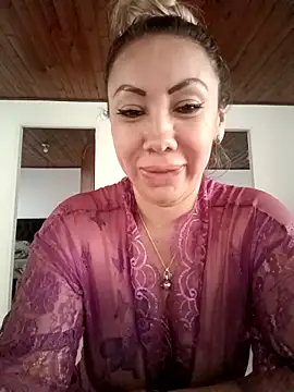 coral smitth online show from April 15, 7:58 pm