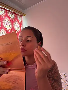 EmmaTorres  online show from July 20, 7:25 pm