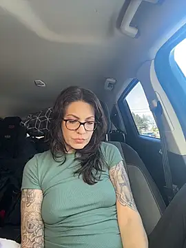 BeautifulMesss online show from March 4, 5:52 pm