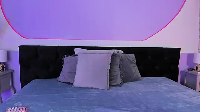 Julieta Cortes   online show from November 20, 12:17 pm