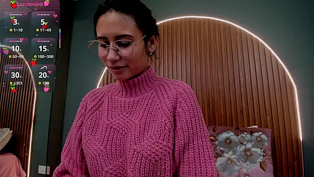 NayeCloud online show from November 19, 3:39 am