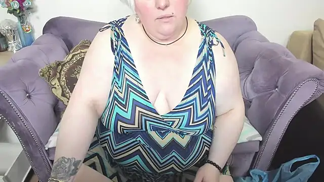 fashiona online show from February 2, 9:03 pm