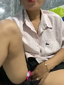 Linaannn online show from February 9, 12:18 pm