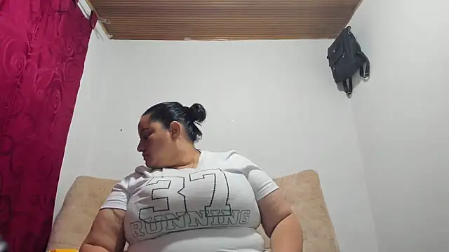 tetasgrandes karol online show from November 3, 11:53 pm