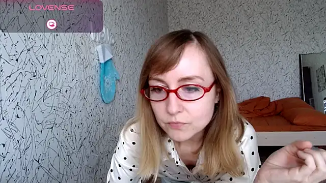 Athena Richards online show from June 14, 9:09 am