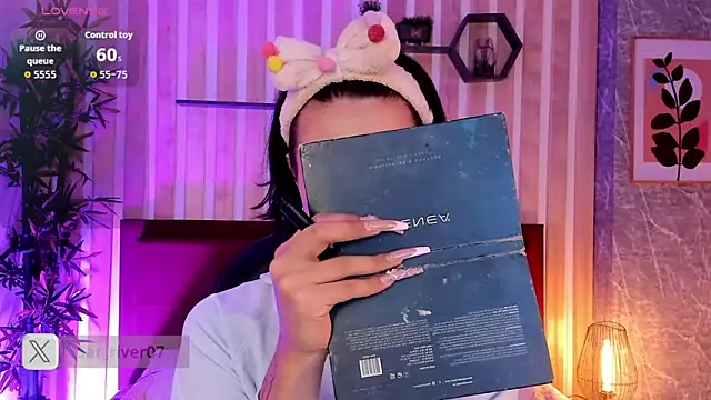 miah connor online show from November 14, 7:58 pm