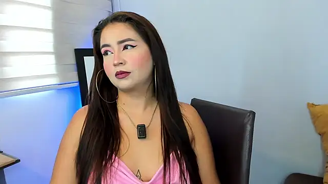 Liaah online show from April 17, 2:19 pm