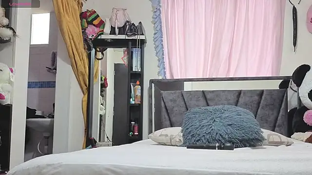 Hotsamantamature online show from October 22, 9:53 pm