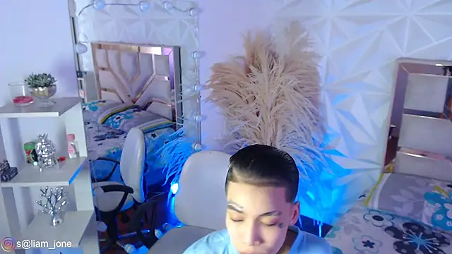 Jonesliam23 online show from March 21, 7:30 pm