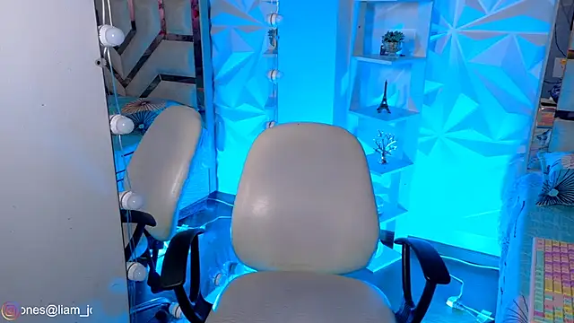 Jonesliam23 online show from June 2, 7:59 pm