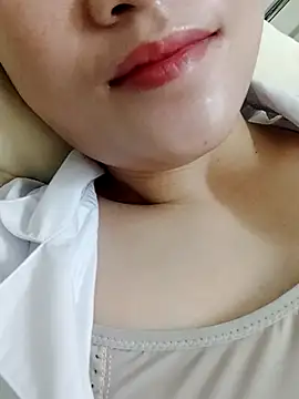  Attractivegirl33 online show from October 2, 4:39 am