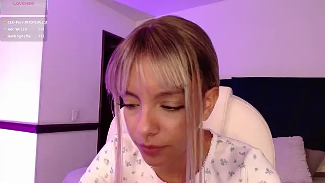 peyton golden1 online show from February 13, 10:17 am