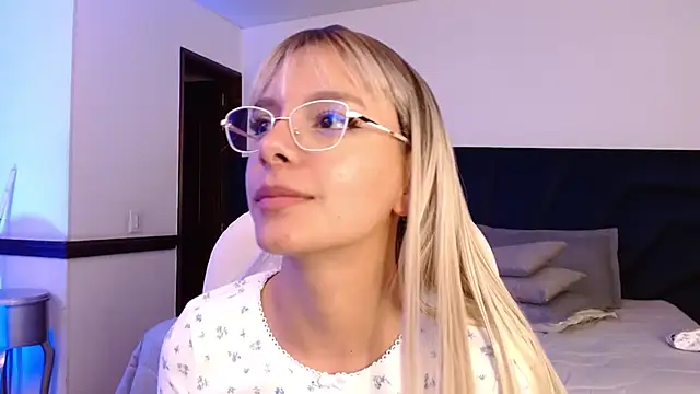 peyton golden1 online show from February 8, 9:13 am