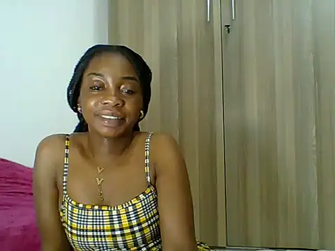 PrettyPrincess14 online show from October 19, 7:38 pm