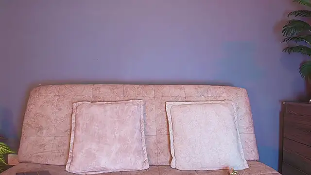 jade brunnette online show from April 15, 8:20 pm