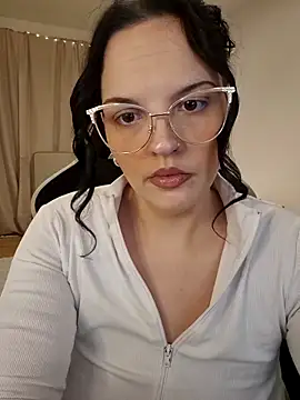 Jujuicy 97 online show from November 3, 6:01 pm