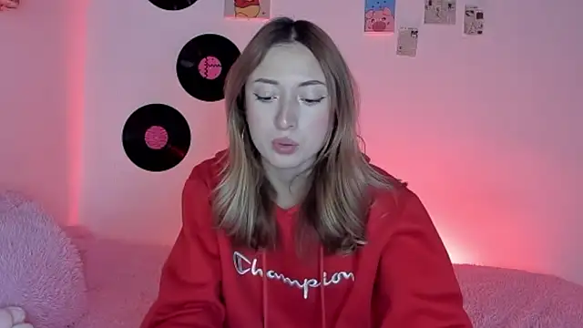 Imsophie collins online show from October 19, 5:31 am