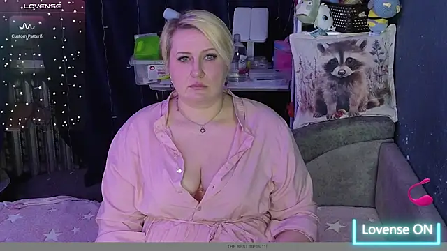 CuteHanna online show from March 26, 8:21 pm