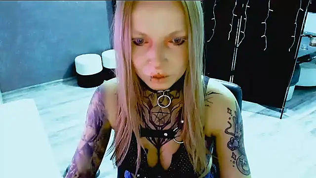 InesGold online show from October 10, 8:25 pm