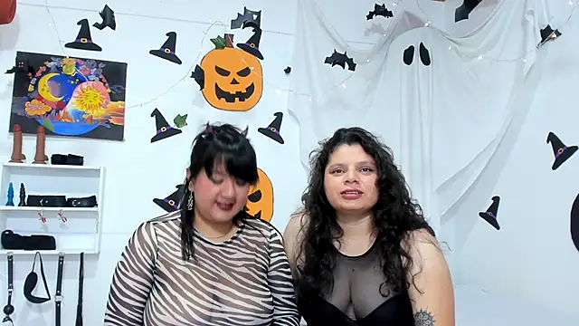 Snapshot of Karol_IsabelCouple chatting on October 21, 2:37 am Karol IsabelCouple online show from October 21, 2:37 am