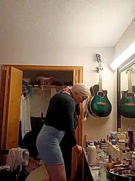 sissytrapdolly24 online show from March 7, 5:47 am