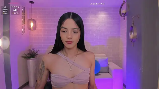 HannahJamesX online show from December 20, 7:18 pm