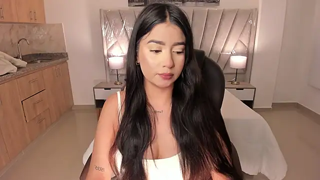 amelie jhons online show from March 28, 1:49 am