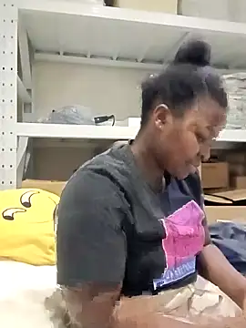 pretty shany online show from November 11, 4:04 pm