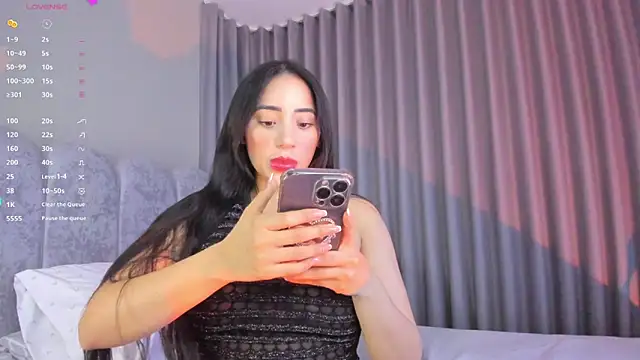 ashlyestone online show from March 7, 3:24 am