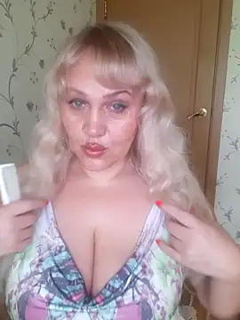 IsabellaBoni online show from June 13, 7:17 am