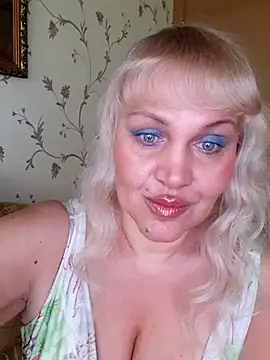 IsabellaBoni online show from July 5, 7:03 am