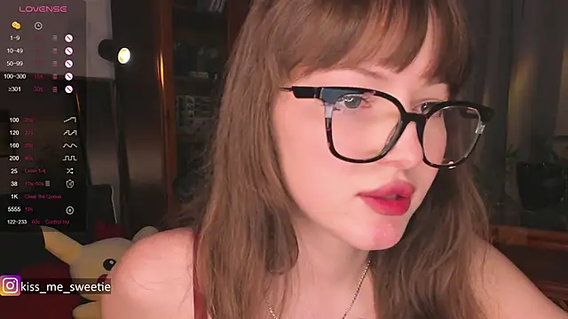 Ashley Mintt online show from November 13, 6:40 pm