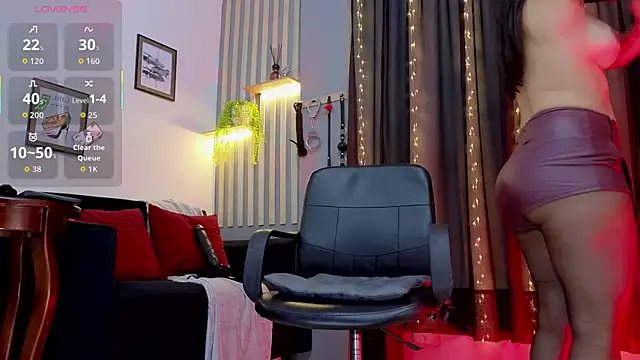 selena rogue online show from April 9, 12:32 pm