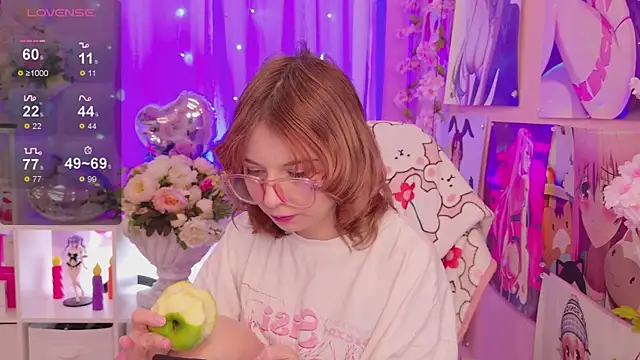 Coconut Mia online show from February 4, 8:45 pm