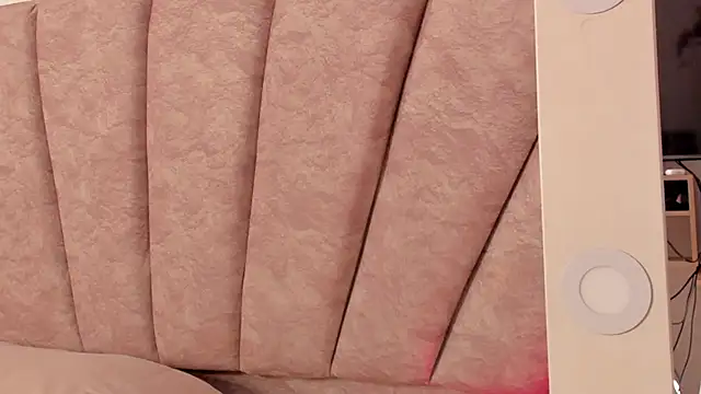 Snapshot of SavannahWildee chatting on October 10, 1:05 pm SavannahWildee online show from October 10, 1:05 pm