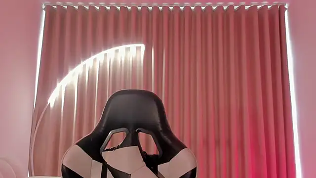 Snapshot of SavannahWildee chatting on October 8, 12:09 pm SavannahWildee online show from October 8, 12:09 pm