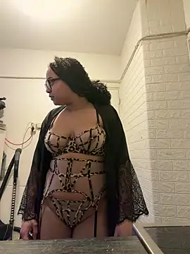 BaddieMelanie online show from February 18, 4:50 pm