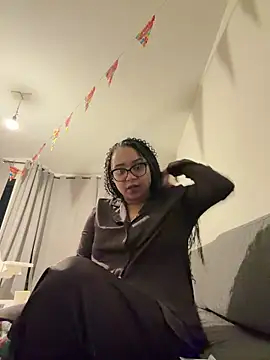 BaddieMelanie online show from February 3, 7:18 pm