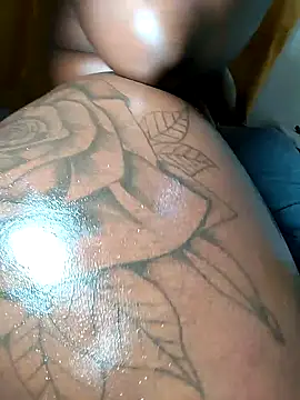 Hugemassivebootie online show from October 4, 12:11 pm