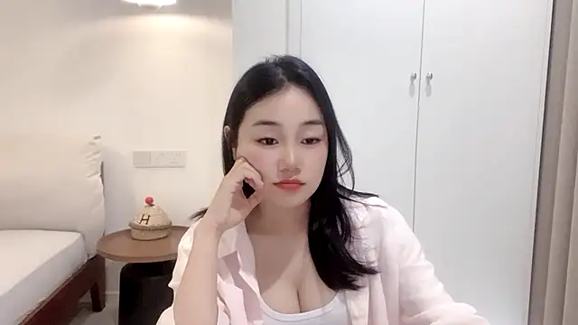 cloud8822 online show from June 5, 6:52 am