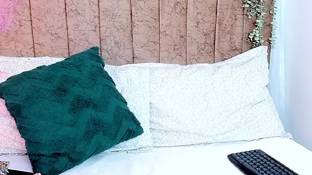 Snapshot of tiffany_becker chatting on October 14, 11:46 am tiffany becker online show from October 14, 11:46 am