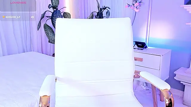 tiffany becker online show from December 22, 11:46 am