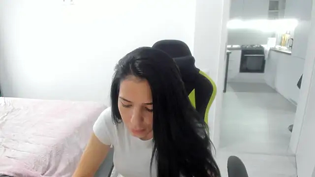 Emmapmg online show from July 10, 1:00 pm