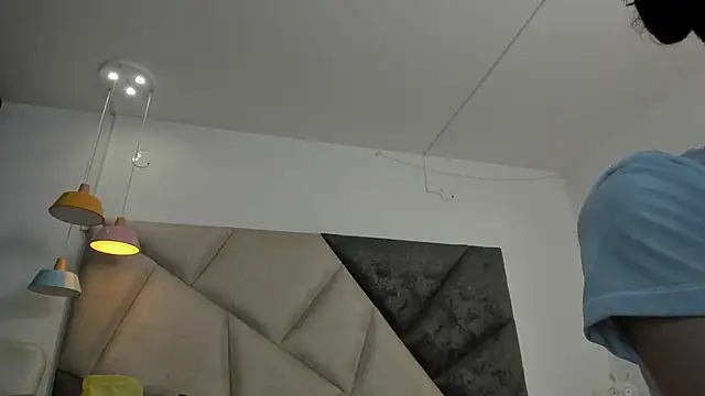 BonnieCute  online show from April 8, 12:02 am