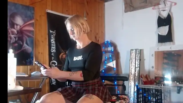 JamieBottoms online show from March 25, 12:30 pm