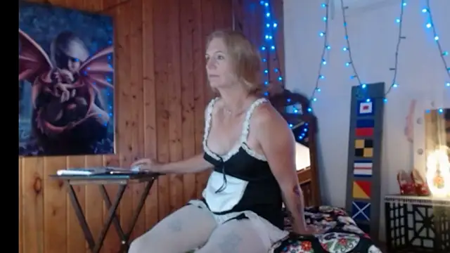 JamieBottoms online show from June 19, 2:09 pm