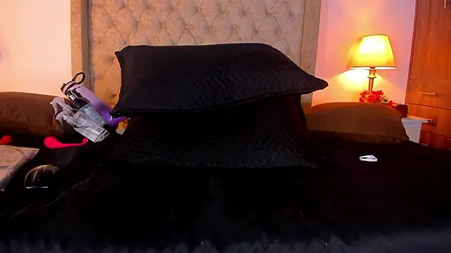 allisson m online show from February 19, 12:37 pm