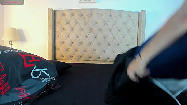 allisson m online show from November 17, 12:06 pm