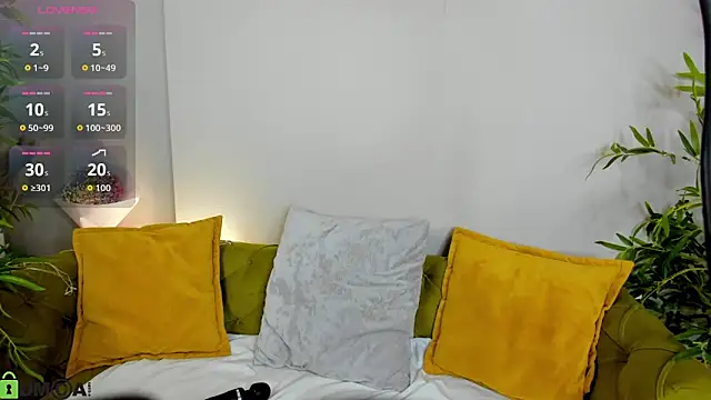 Valerie Woods online show from February 11, 1:09 am